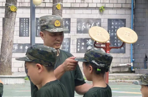 永不褪色的荣光｜坚守急救一线 深耕国防育人
