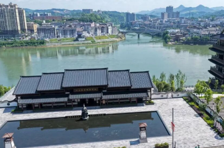 千年屈韵焕新声——洪江区屈子江阁打造沉浸式楚辞文化新地标掠影