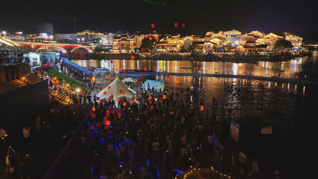 七夕沙滩派对开启江畔浪漫夜