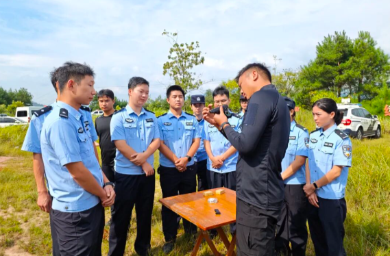 枪声阵阵练兵酣 实弹射击砺精兵
