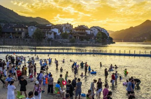 一滩焕新古商城——洪江区滨水文旅新地标浪浪滩掠影