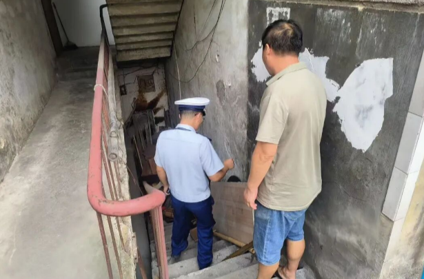 整治楼道隐患 筑牢安全防线