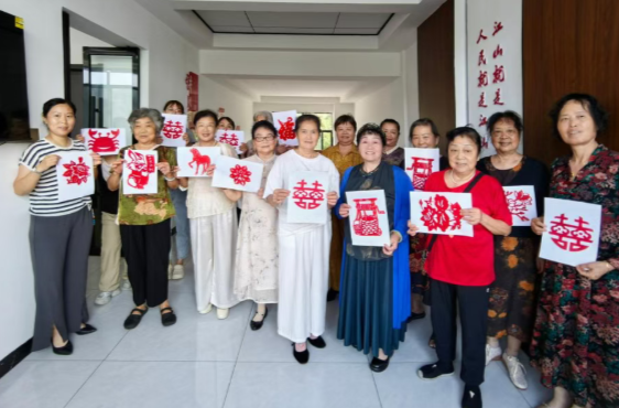 非遗剪纸进社区