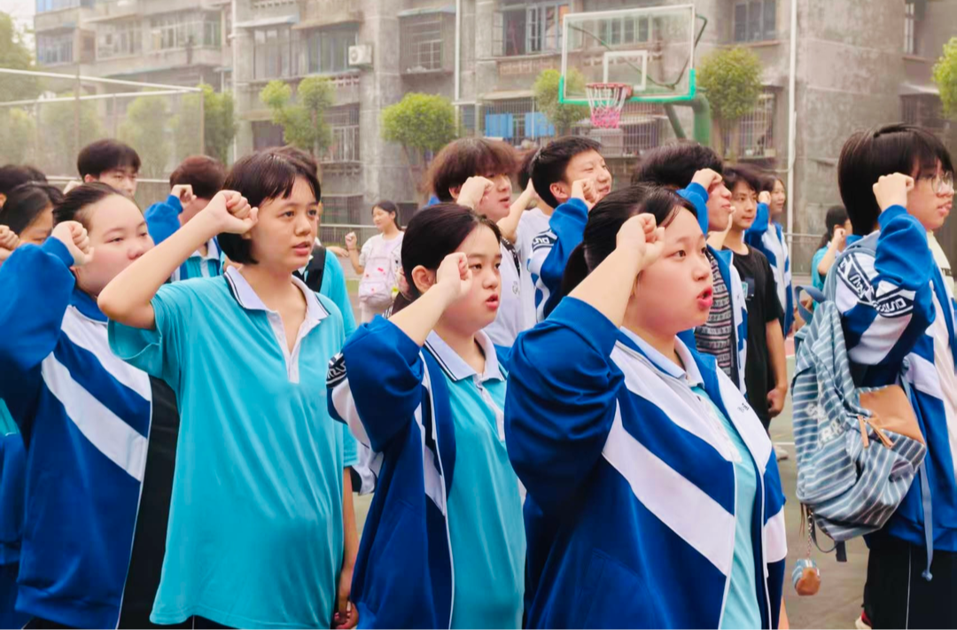 宣誓抵制校园欺凌 守护学子健康成长