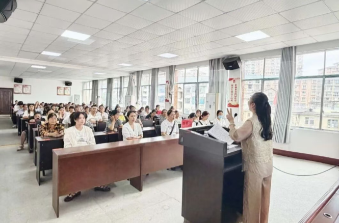 深耕“向阳花”行动 赋能家庭教育